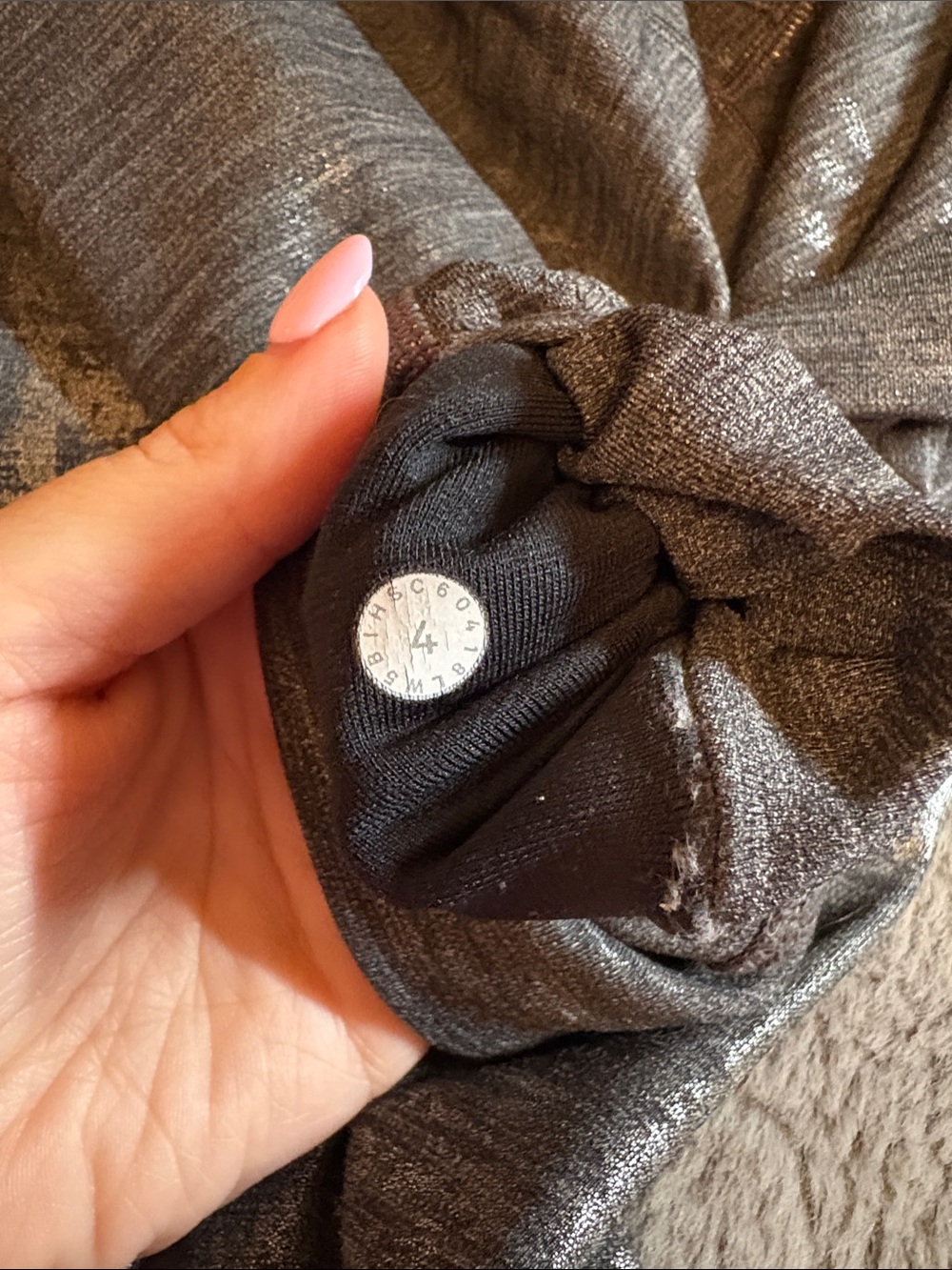 lululemon athletica Gray Metallic Shine Leggings Size 4 - Picture 4 of 5